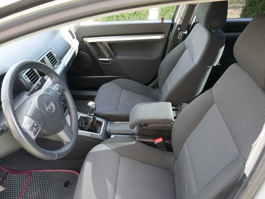 Продам НОВИЙ Opel Vectra C, офіційний