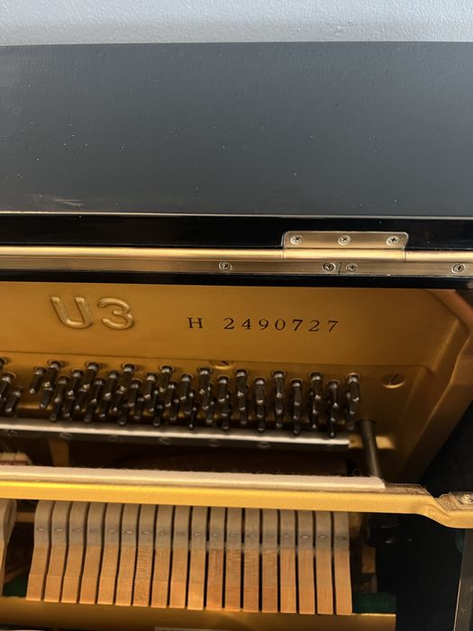 Piano vertical yamaha modelo u3 de boa qualidade exelente afinado