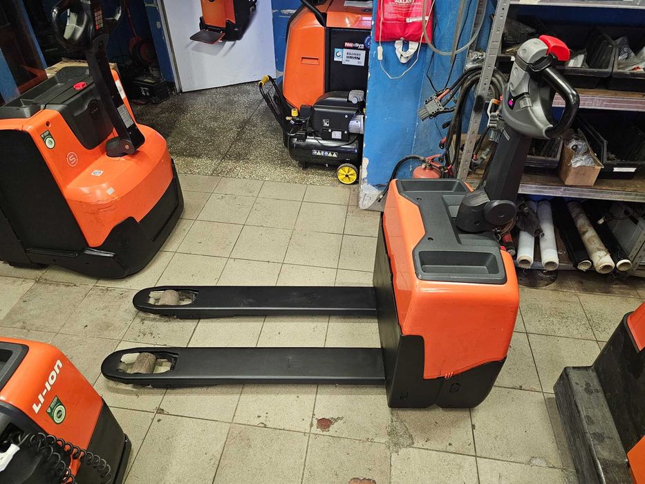 Paleciak elektryczny BT Toyota LWE130 wózek paletowy 2018-12 Kraków