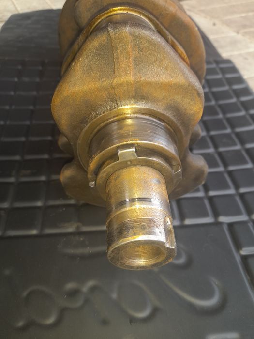 Колінвал Ауді а6 с4 2.5тді