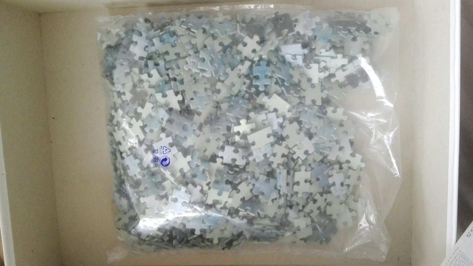 Puzzle - 1000 peças - novo - marca AGA