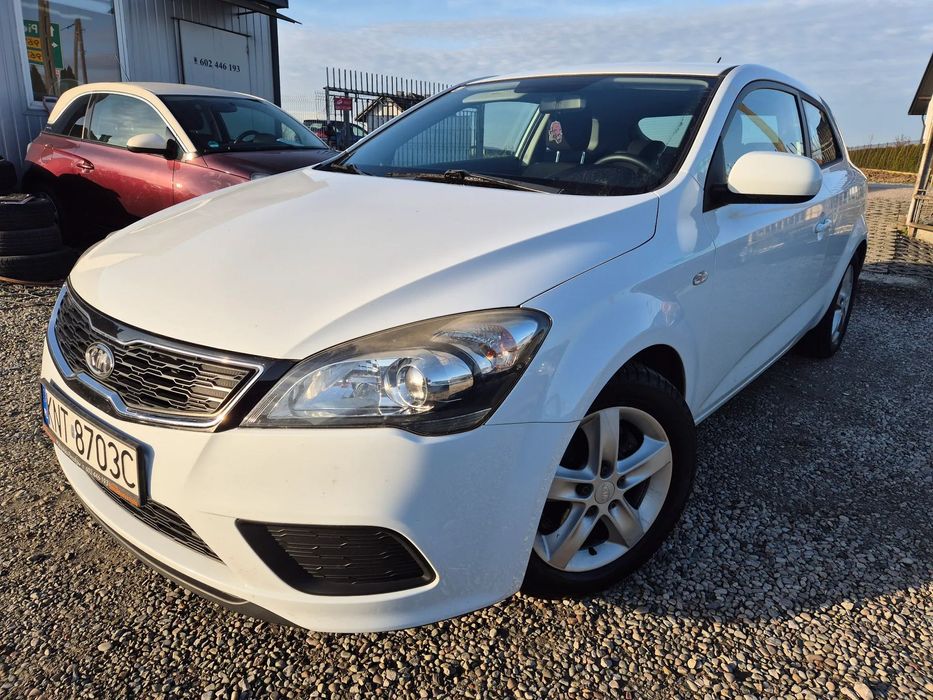 Kia ProCeed 1,4 BENZ. ZAREJESTR. ŁADNY STAN bez korozji !!