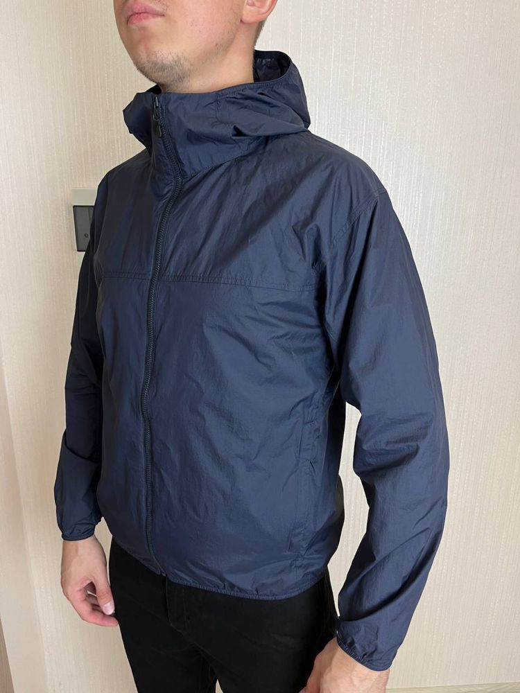 Чоловіча куртка вітровка uniqlo