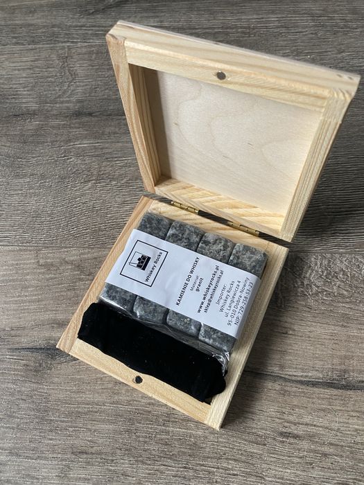Kamienie do whisky - zestaw 12 sztuk NOWE
