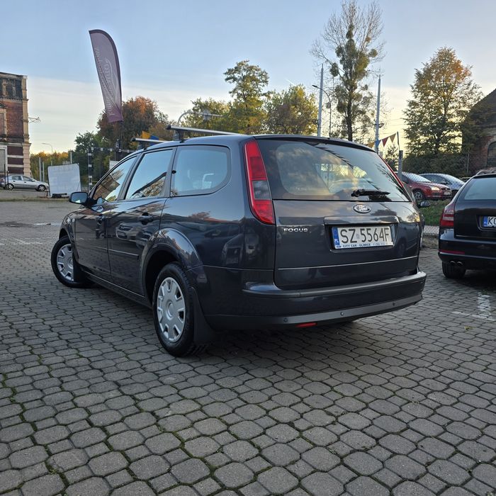 Ford Focus II 1.6 benzyna * SUPER STAN * 136 tys km * krajowy *