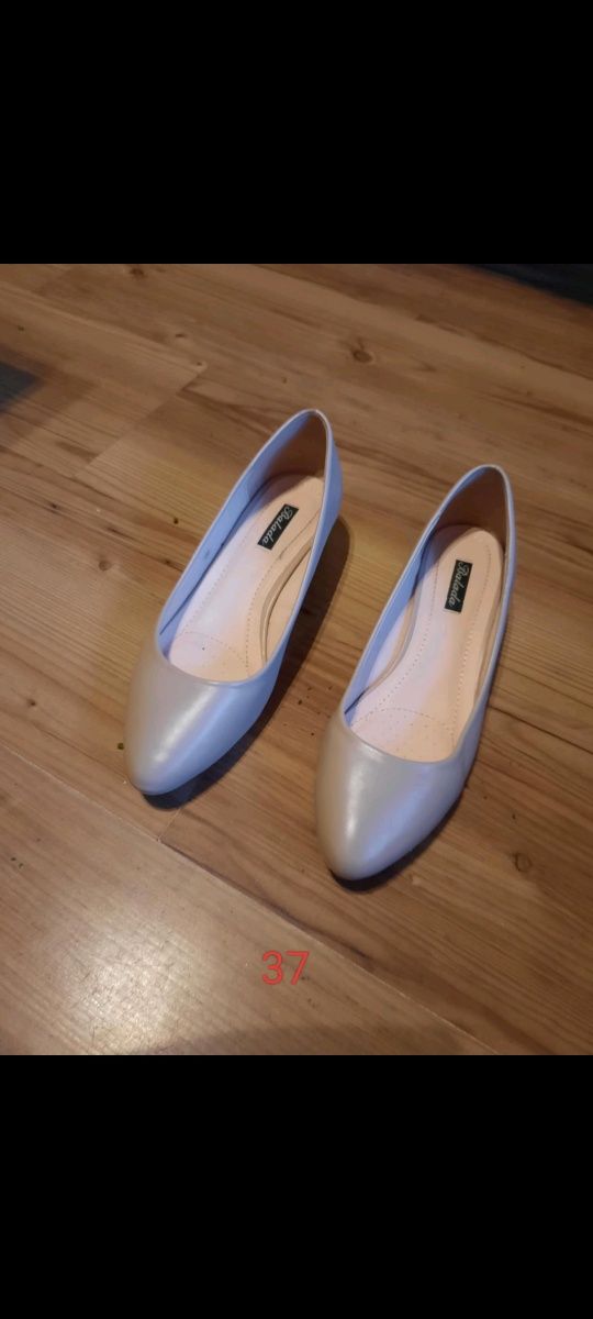Buty damskie na małym obcasie  Balada