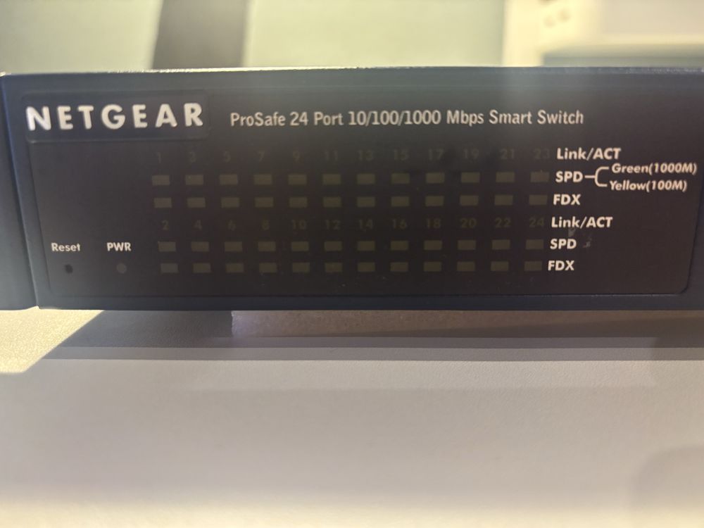 Switch NETGEAR GS724T, 24 Port Gigabit Smart Switch