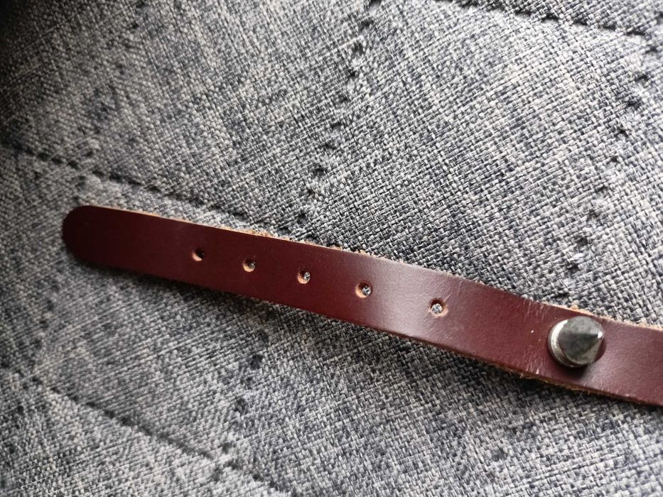 Bransoletka skórzana na klamrę z ćwiekami
