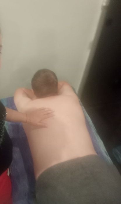 Массаж классический, расслабляющий, или более силовой.