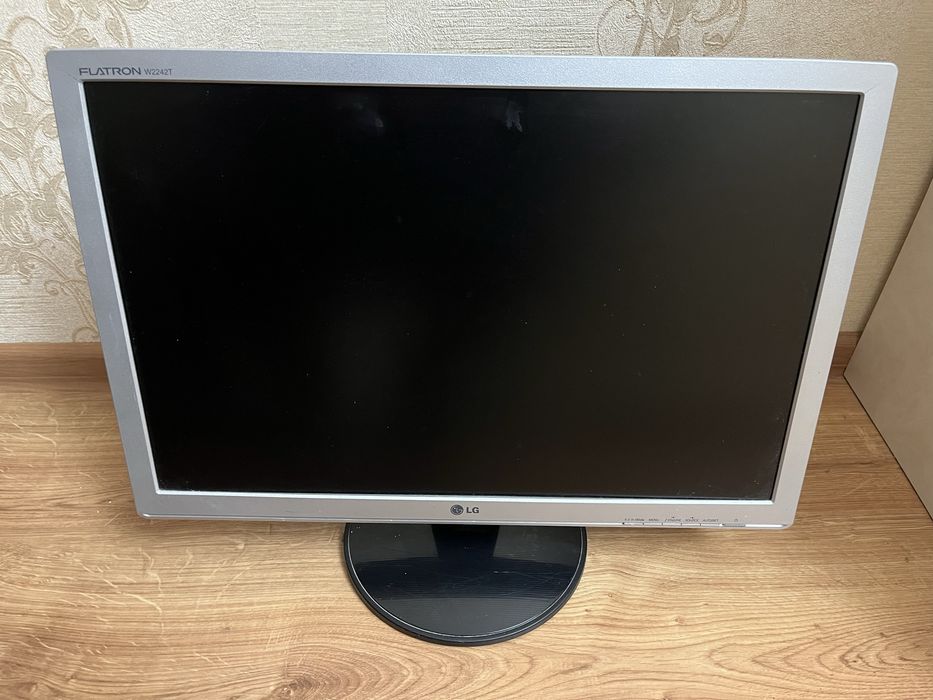 Монітор LG Flatron W2242T