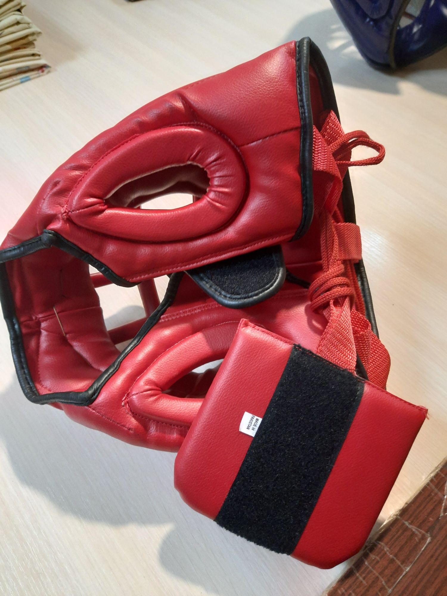 Шлемы для единоборств с решеткой Matsa красный и синий
