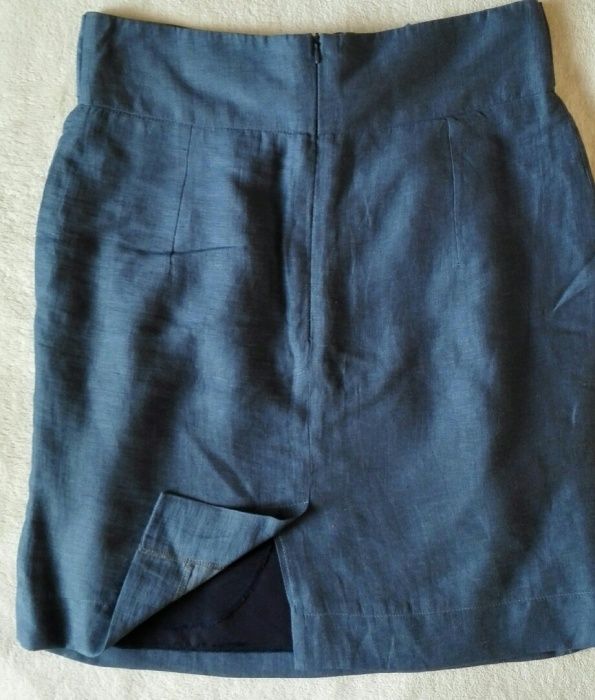 Niebieska lniana spódniczka na lato. 42