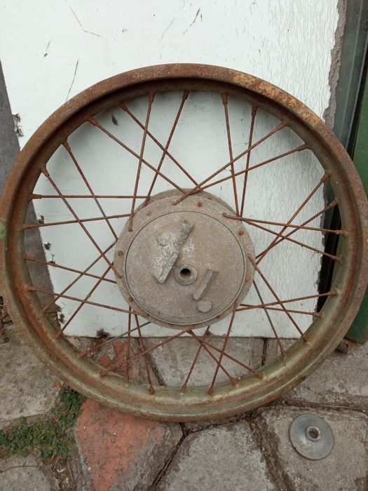 Продам колесо с мопеда Рига.Карпаты.