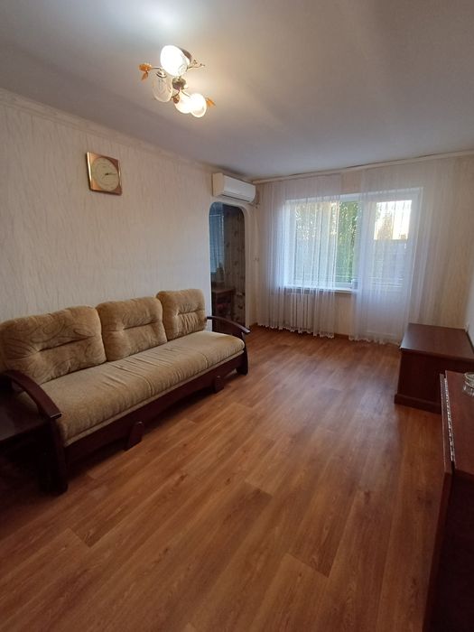 Двокімнатна. Пл. Володимира Великого ( пл. Артема).