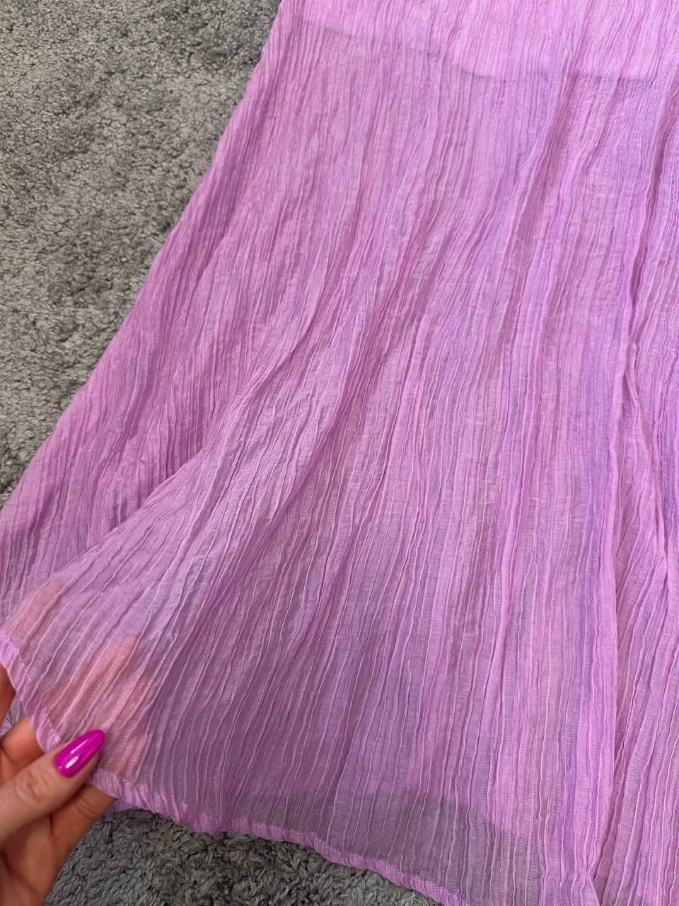 Шикарна довга сукня лавандового кольору