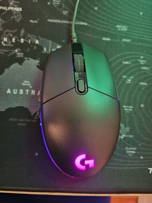 Vendo Mouse Logitech G203 + Mousepad (60x30cm)
Vendo Mouse Logitech G2