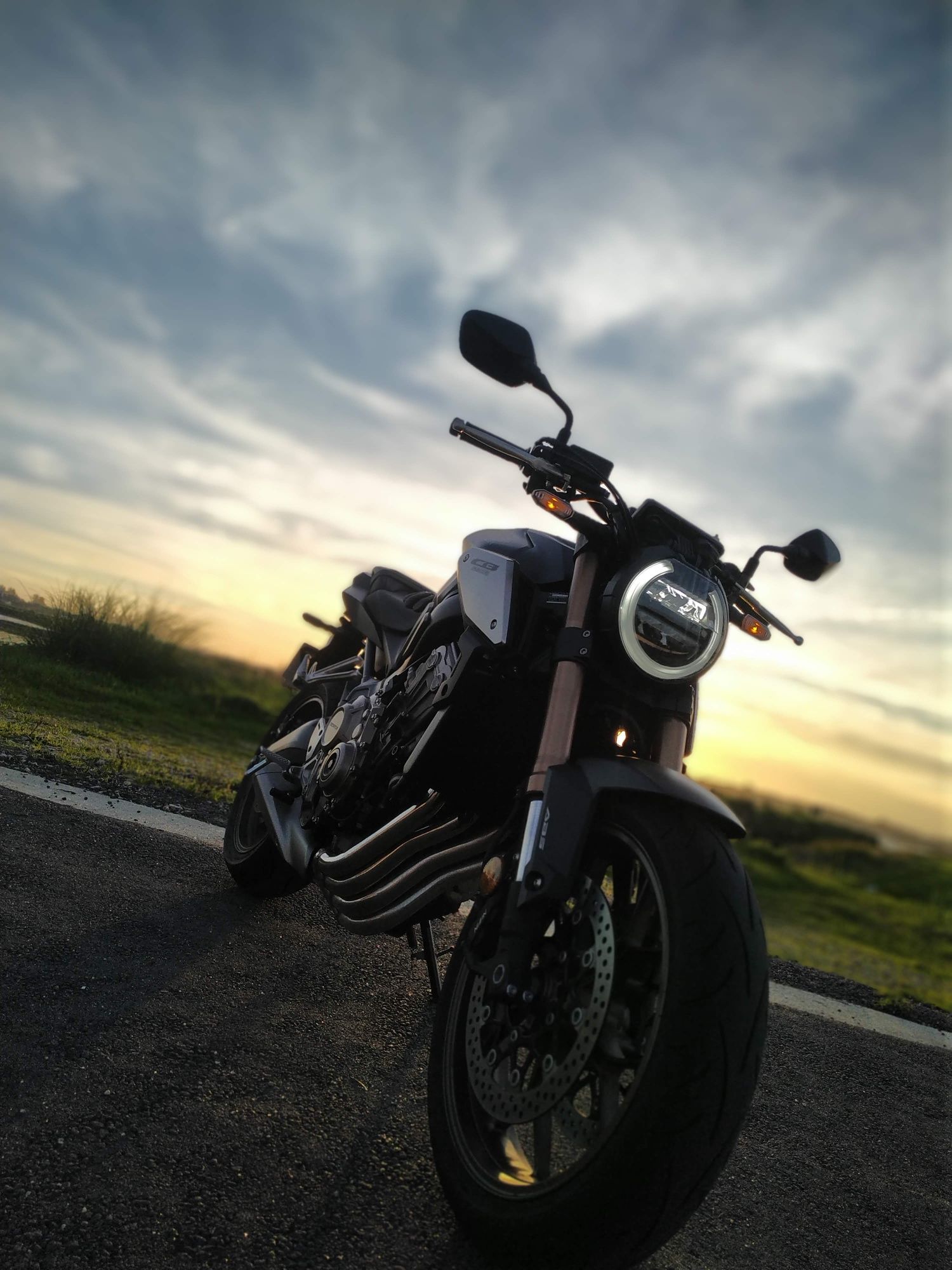 Honda CB650R 2022 (poucos kms)