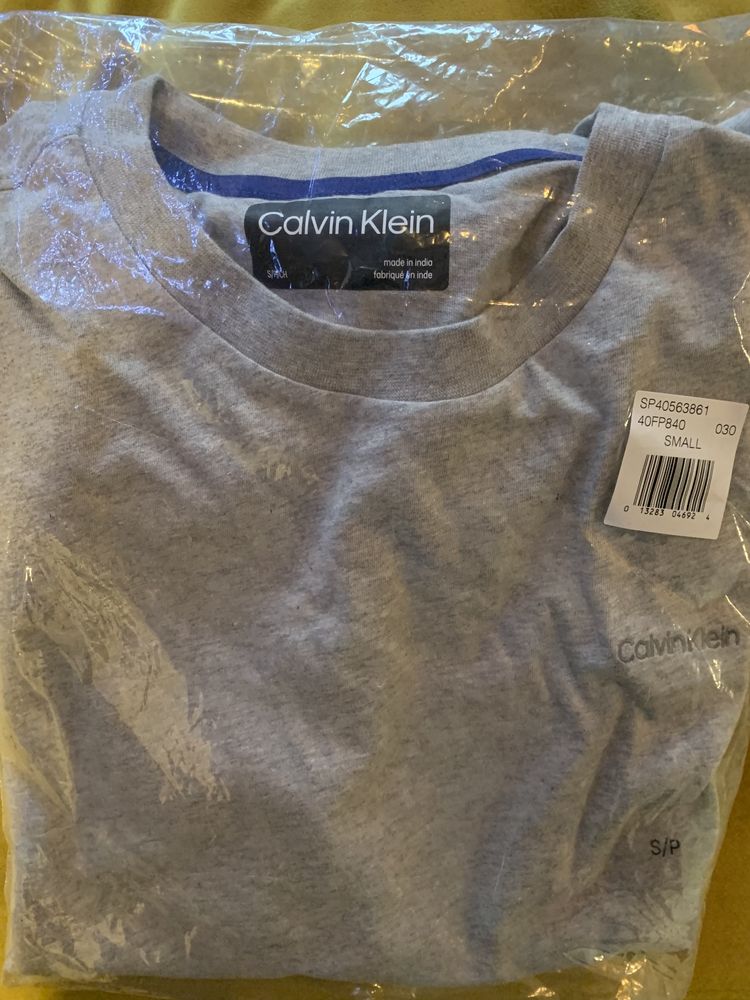 Футболка Calvin Klein оригінал нова М