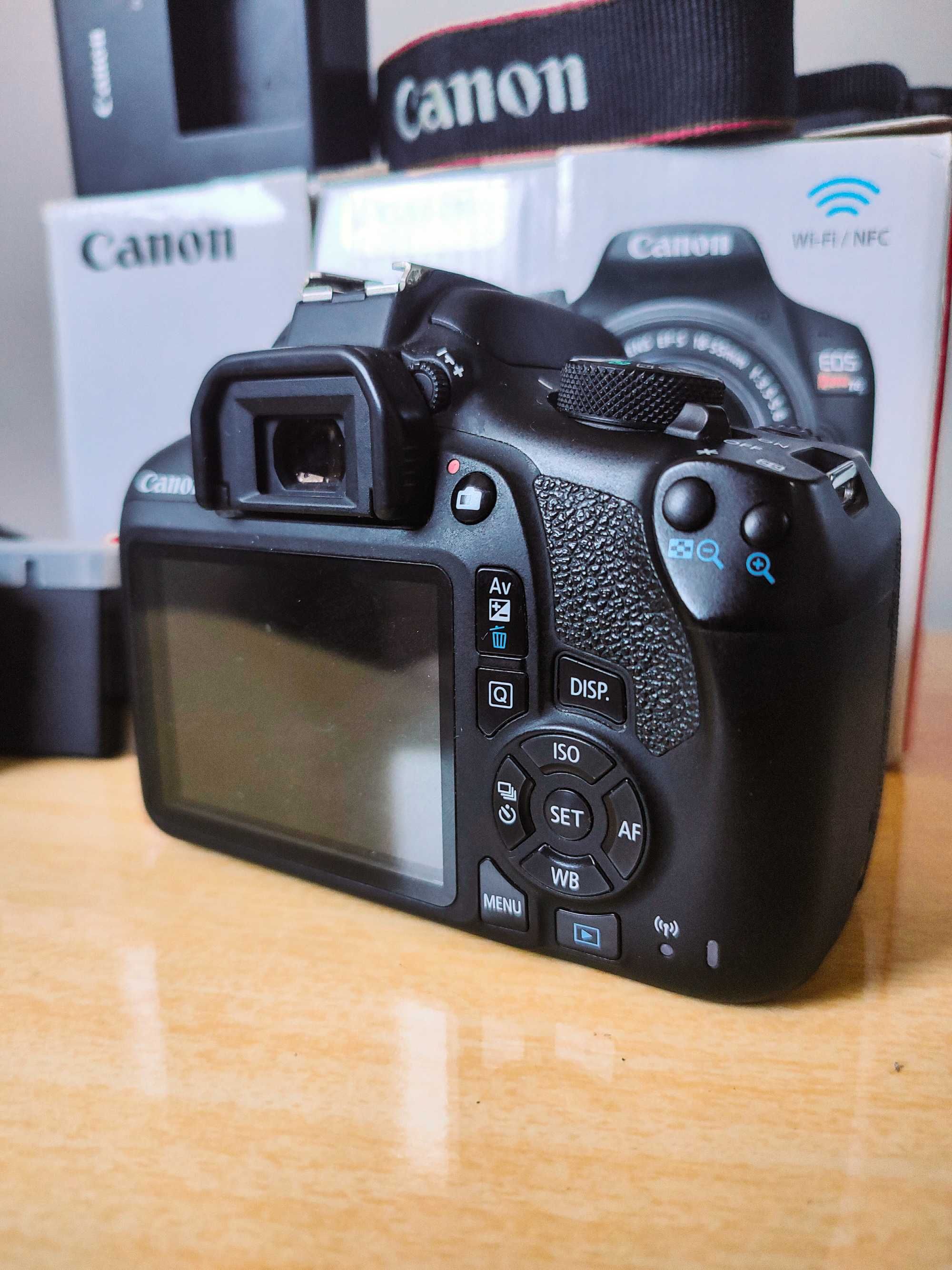 Canon T6 + Lente 18-55mm + Lente Yongnuo 35mm f/2 + 3 baterias
