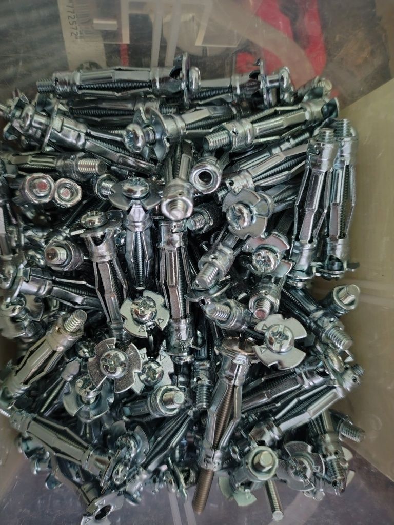 Buchas metálicas para pladur