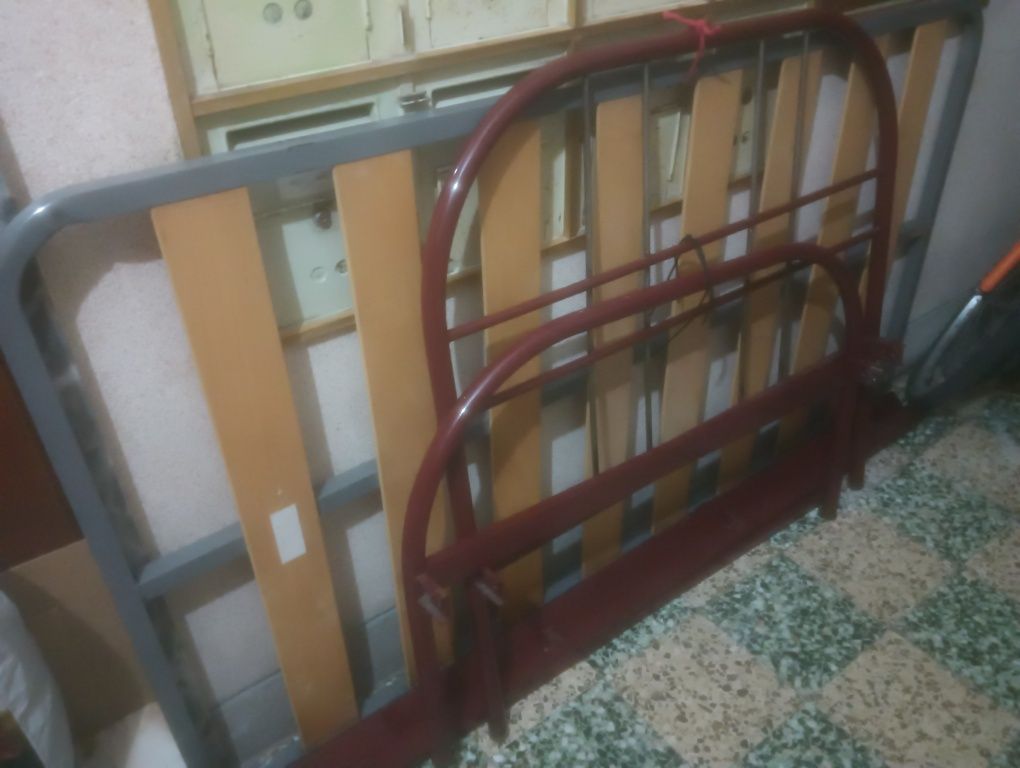 Cama de solteiro vermelha 1.90×90cm colchões não original