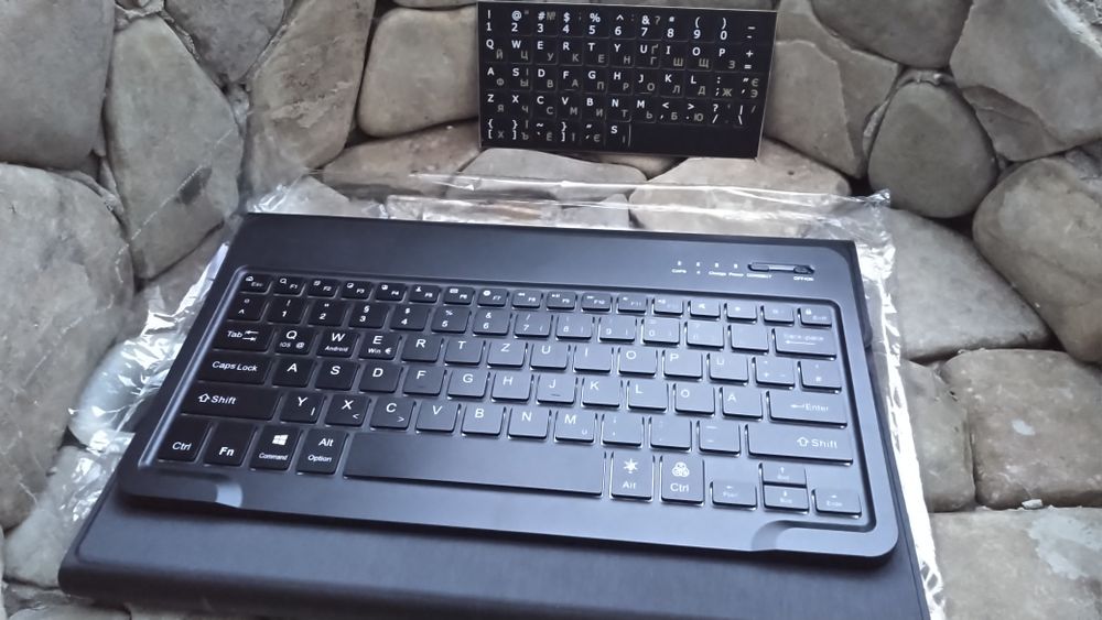 Amazon! Smart Bluetooth клавіатура LED RGB (с подсветкой и магнитом)