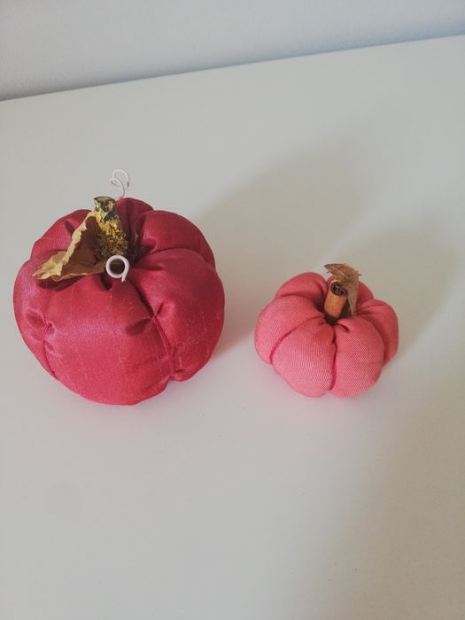 Conjunto de 2 abóboras feitas a mão