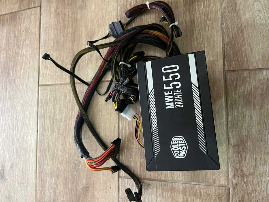 Fonte Alimentação Cooler Master MWE 550 Bronze