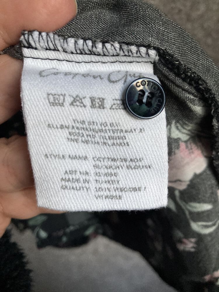 Легка котонова сорочка в квітковий принт