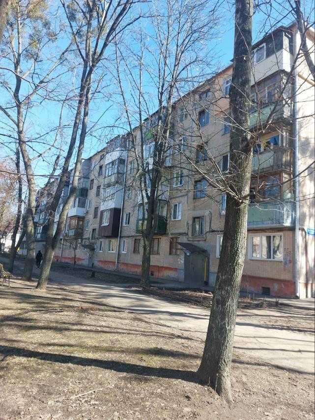 Продам 2к квартиру ХТЗ метро Тракторный завод  ул.Косарево 2