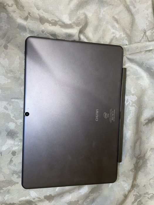 Планшет-ноутбук CHUWI HI 12.