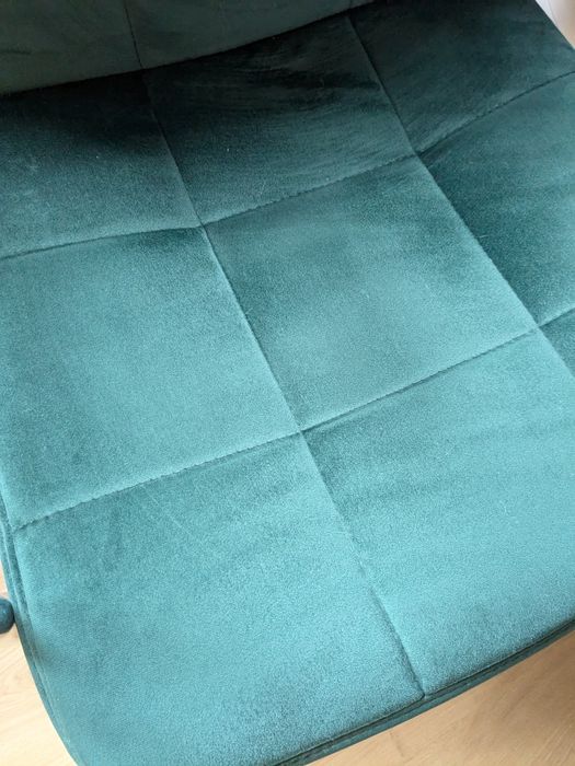 Elegancki fotel obrotowy zielony