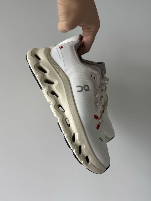 ON Running Cloudtilt  в 2 кольорах 36-41