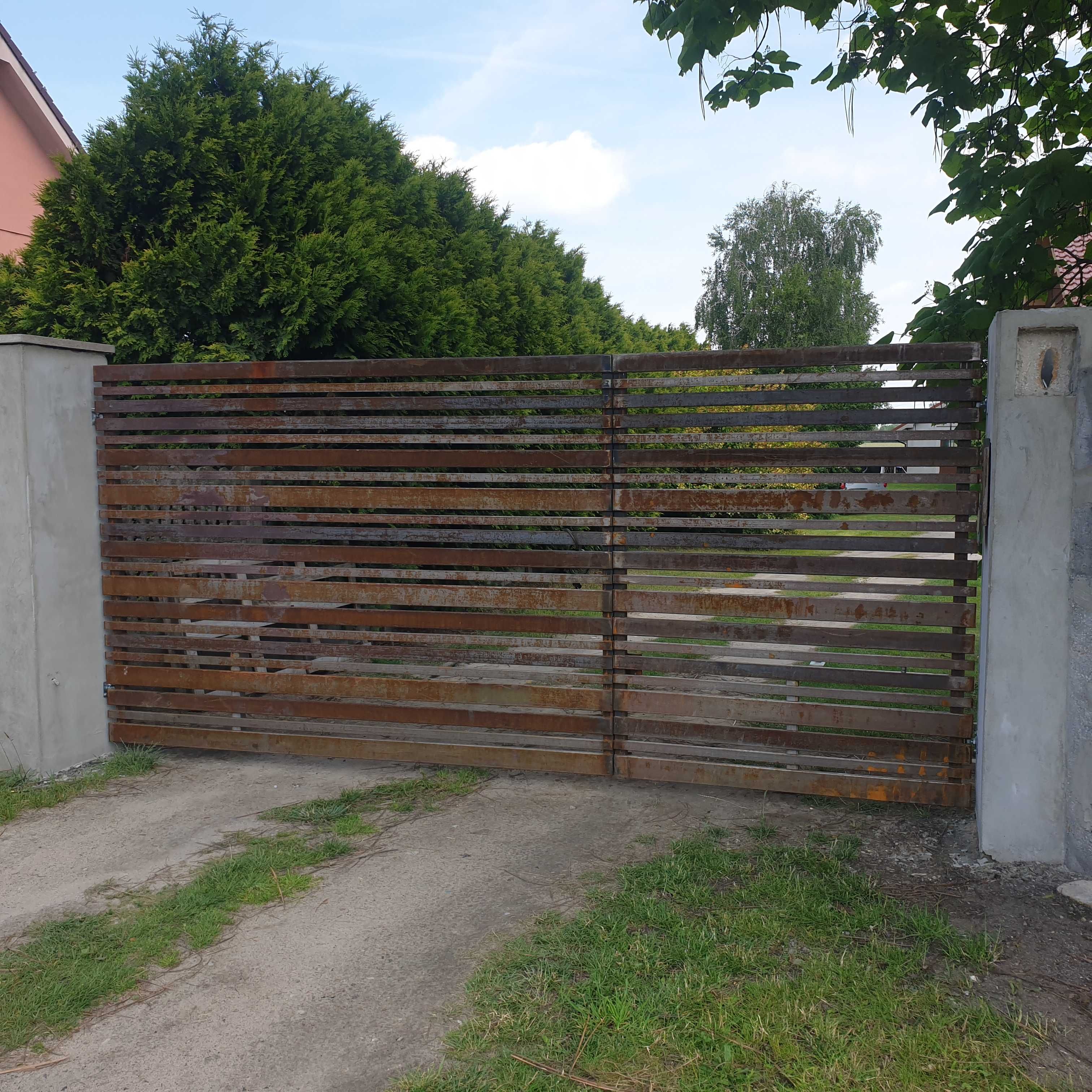 Brama ogrodzeniowa skrzydłowa asymetryczna 425 cm