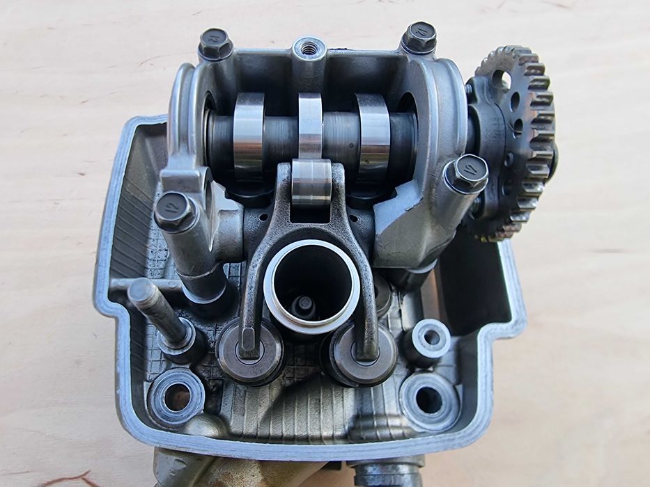 Kompletna głowica Honda CRF 450 r. 02-08 oem stan BDB