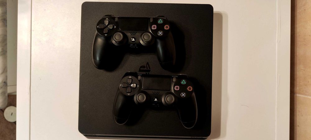 Playstation 4  825 Gigas