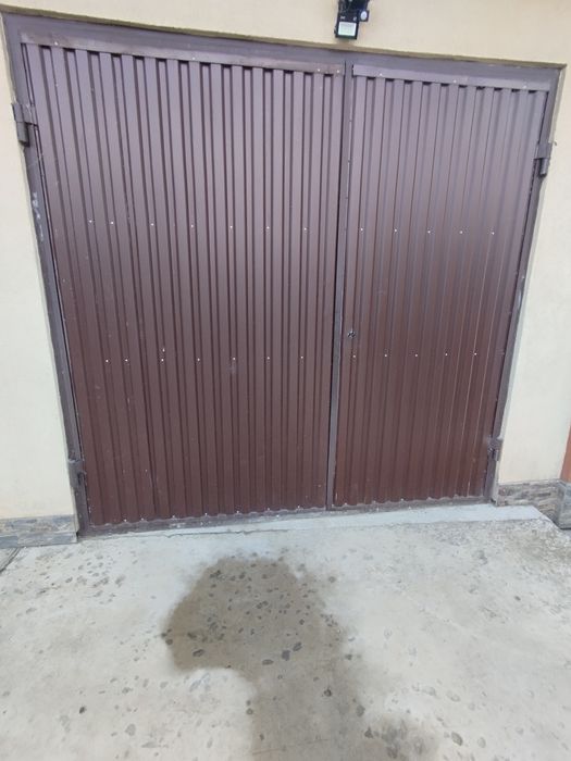 Ворота  гаражні.