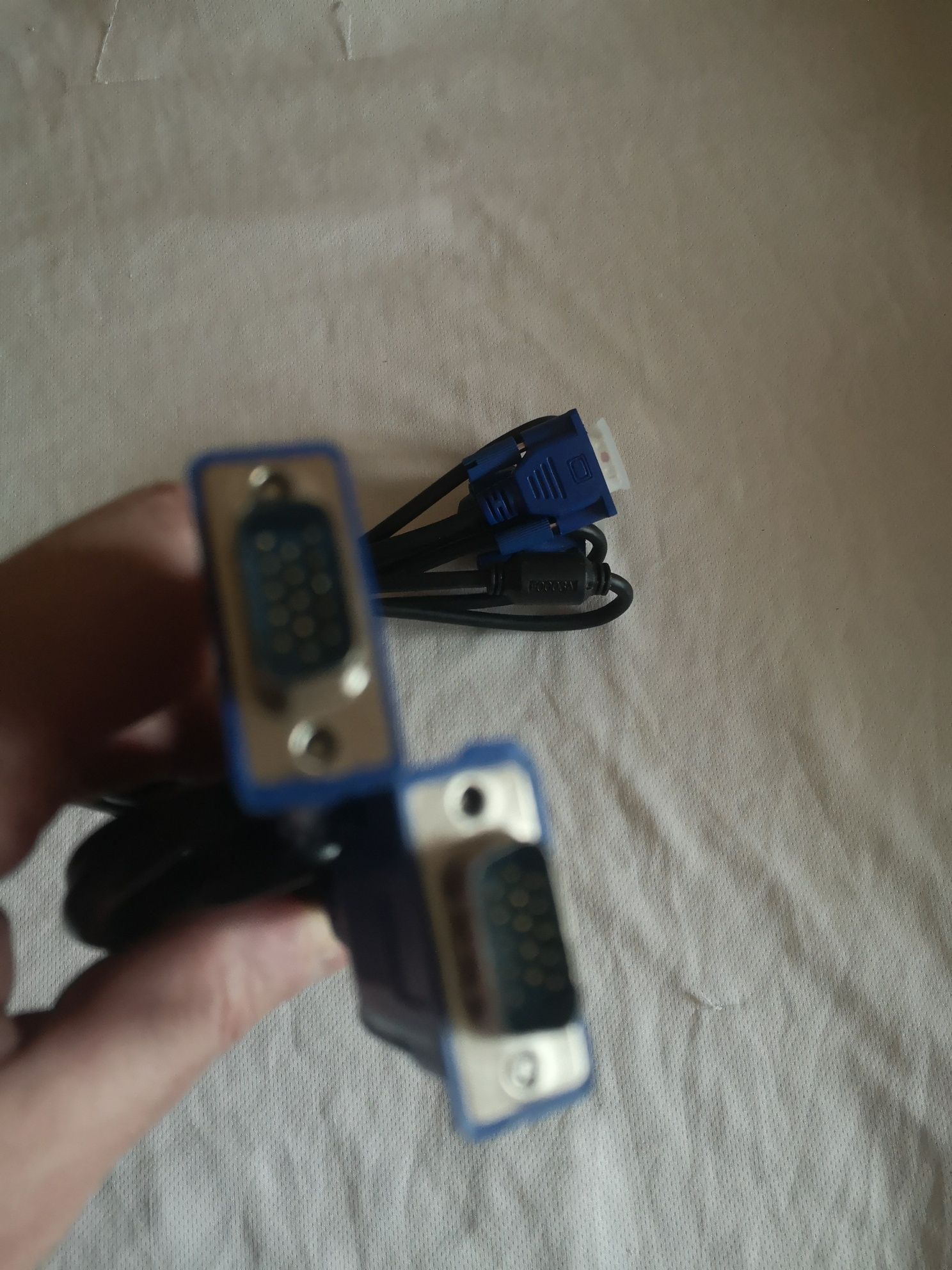 Два кабеля VGA-VGA