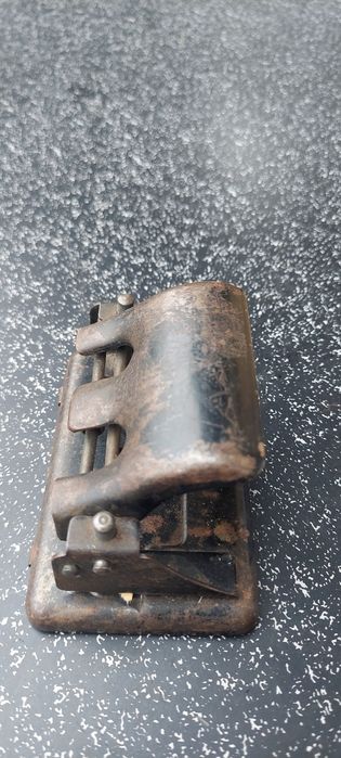 Stary dziurkacz do papieru Herdegen 830