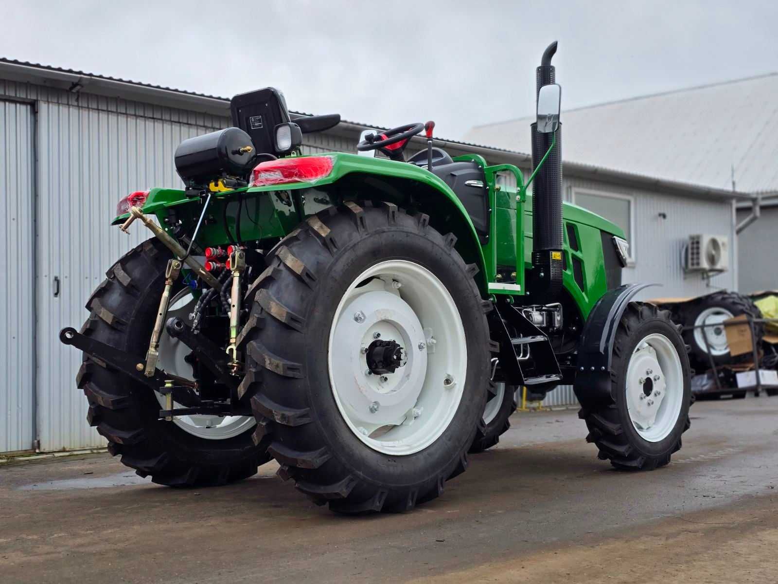 Оновлений мінітрактор John Deere 554XL,  50 к.с, 4х4, вага 2100 кг
