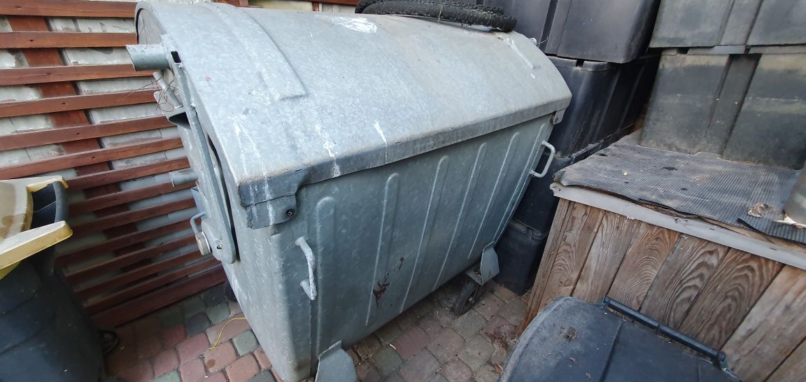 Kosz metalowy 1100 litrów