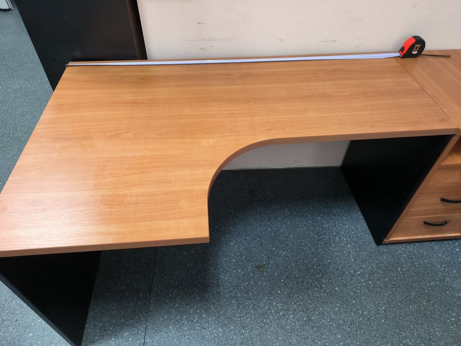 Продам офісний набір меблів