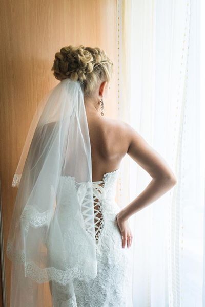 Весільня сукня   . Платье свадебное со шлейфом