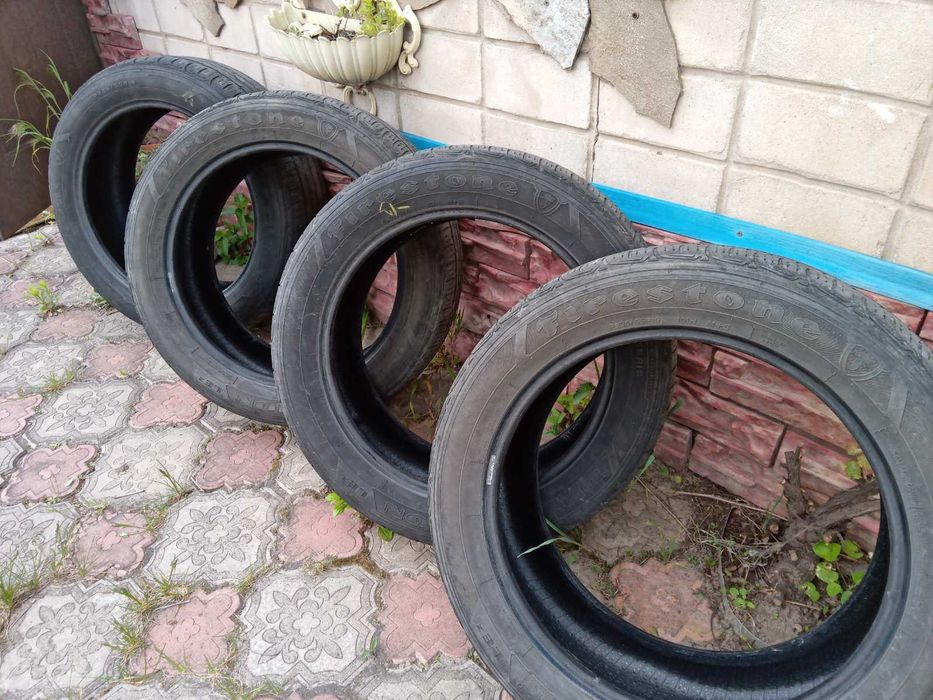 Шины 4 шт. 235/55 R19
