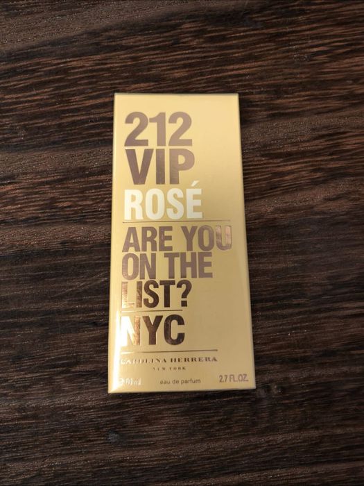 Carolina Herrera VIP 212 rose