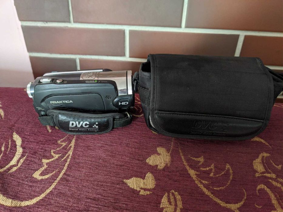 Видеокамера Full HD Praktica DVC 5.4 в хорошем состоянии.