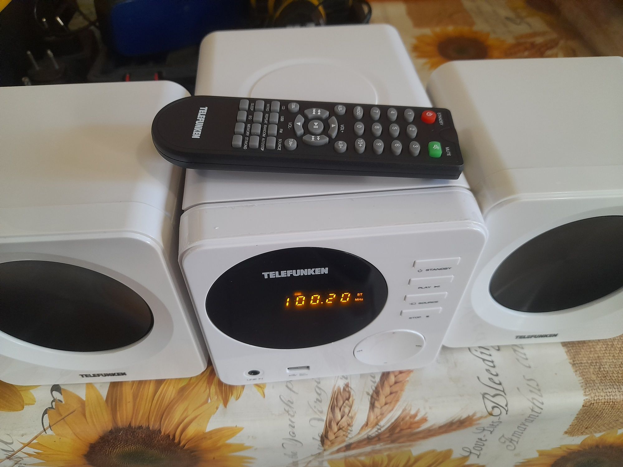 Раді *Telefunken MC1002C* USB/CD/FM.