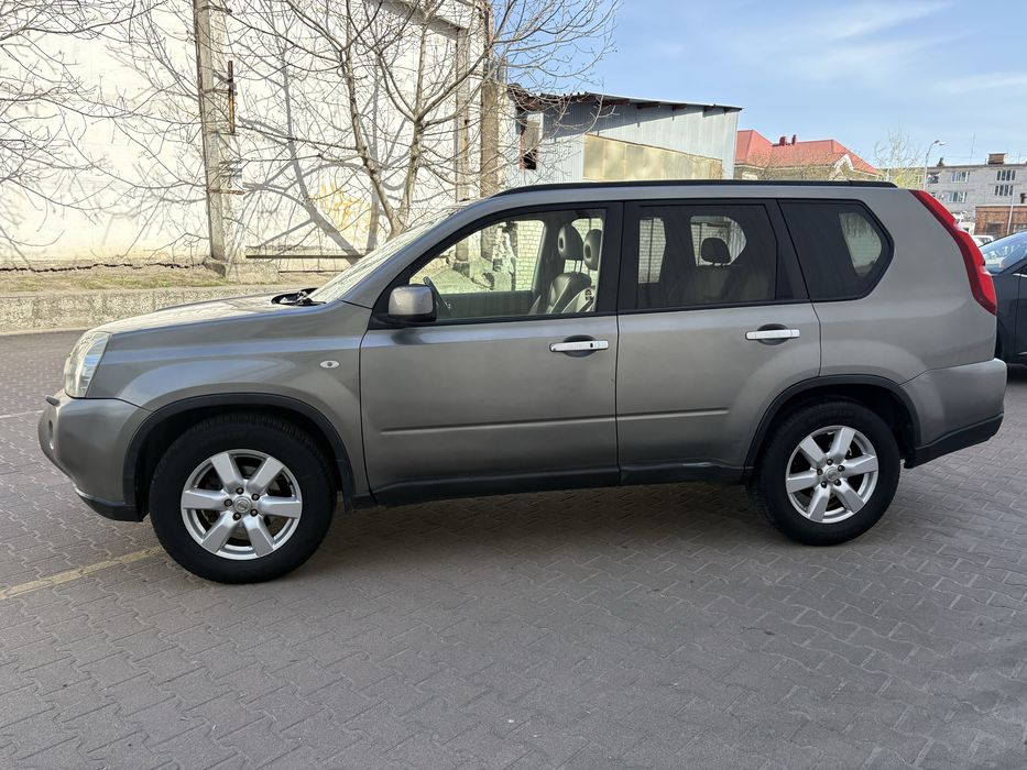 В Житомирі Nissan X Trail T31 2008 дизель автомат повний привід праве