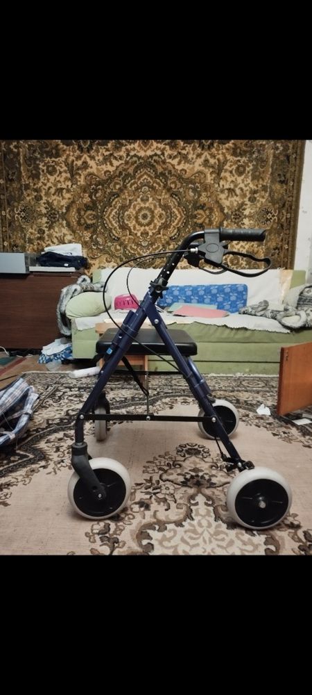 Роллатор/коляска для людей с ограниченными возможностями