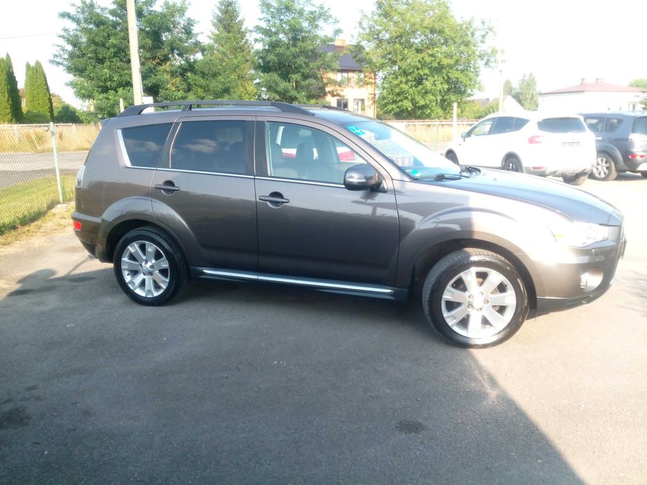 Śliczny Outlander Polift klima elektryka sprowadzony